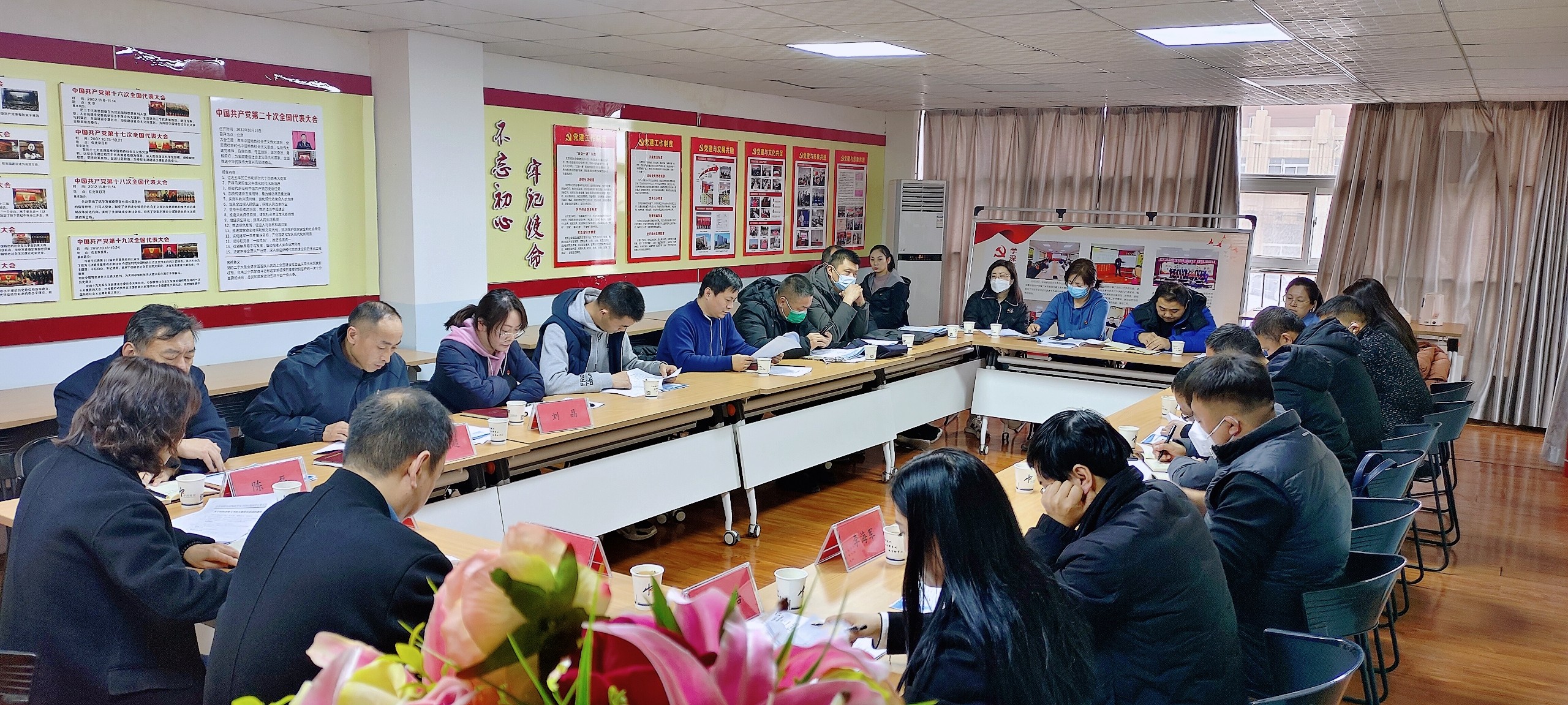 走進(jìn)項目一線(xiàn) 共謀經(jīng)濟發(fā)展 ——安陽(yáng)市市場(chǎng)監管局12315投訴中心黨支部與中潤建設黨支部聯(lián)合開(kāi)展主題黨日活動(dòng)